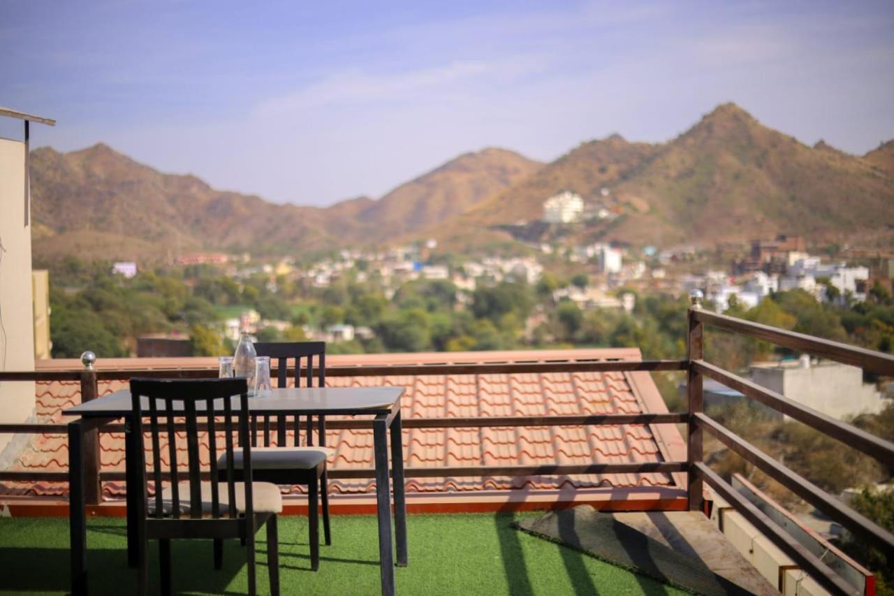 Hotel Dosa Plaza Udaipur Exterior photo