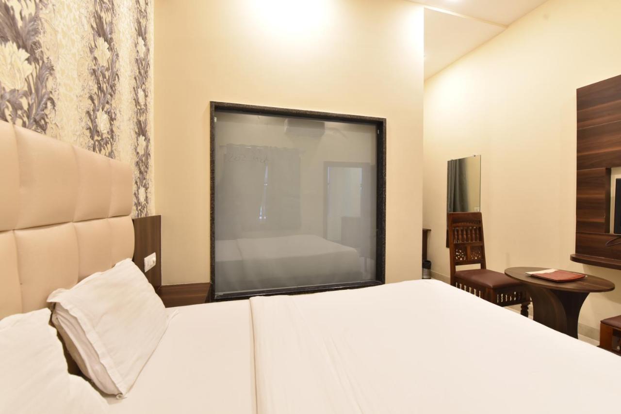 Hotel Dosa Plaza Udaipur Exterior photo