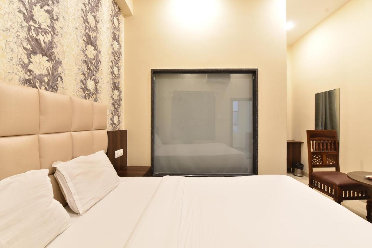 Hotel Dosa Plaza Udaipur Exterior photo